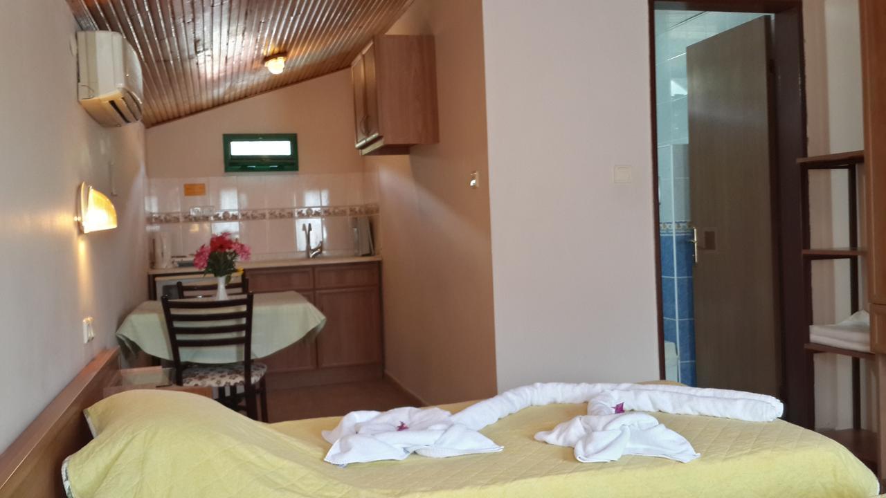 Avlu Apartments 1 İçmeler Chambre photo